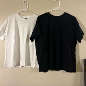 Bundle of old navy basic tees in b&w